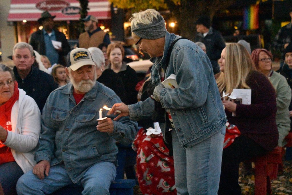 tree lighting 11-2019 253 (1024x683).jpg